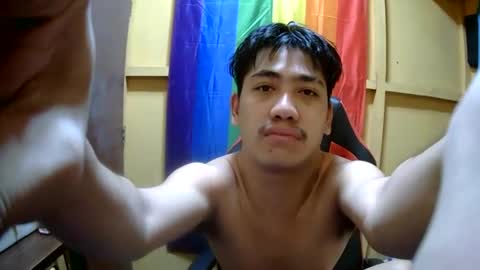 Snapshot of kingsucker2069 chatting on January 16, 7:17 am Ruru online show from January 16, 7:17 am