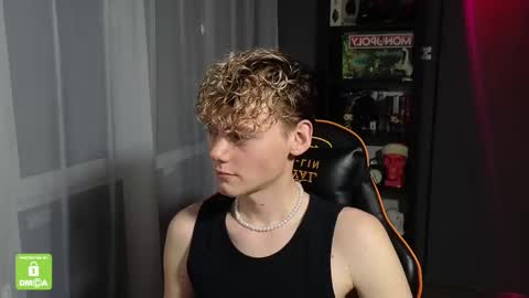 Snapshot of kirill_20_cm chatting on October 23, 12:03 am Kirill and Andrey online show from October 23, 12:03 am