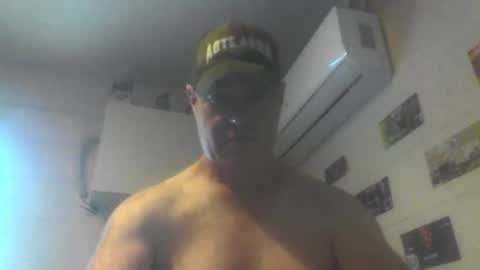 kiwiguy19773 online show from February 11, 11:21 pm