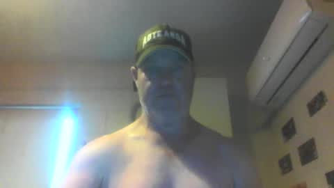 Snapshot of kiwiguy19773 chatting on February 17, 5:58 am kiwiguy19773 online show from February 17, 5:58 am