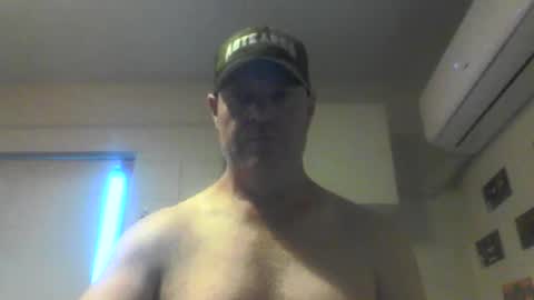Snapshot of kiwiguy19773 chatting on February 2, 7:30 am kiwiguy19773 online show from February 2, 7:30 am
