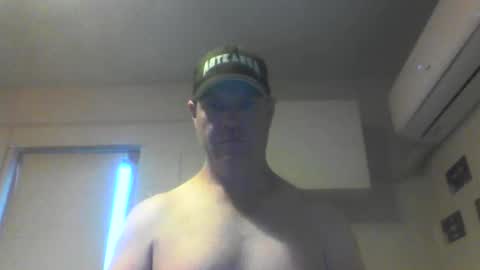 Snapshot of kiwiguy19773 chatting on January 9, 6:38 am kiwiguy19773 online show from January 9, 6:38 am
