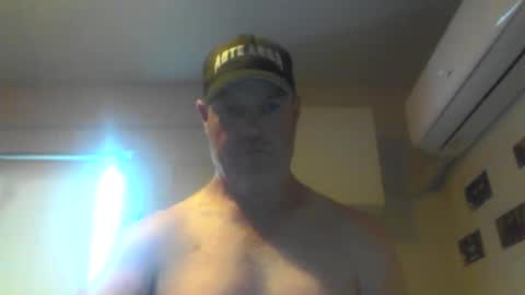 Snapshot of kiwiguy19773 chatting on January 23, 6:06 am kiwiguy19773 online show from January 23, 6:06 am