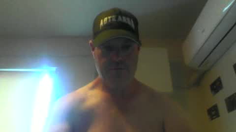 Snapshot of kiwiguy19773 chatting on December 31, 3:34 am kiwiguy19773 online show from December 31, 3:34 am