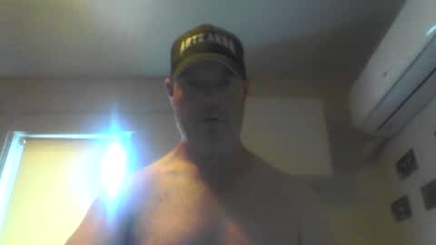 Snapshot of kiwiguy19773 chatting on December 24, 12:22 am kiwiguy19773 online show from December 24, 12:22 am