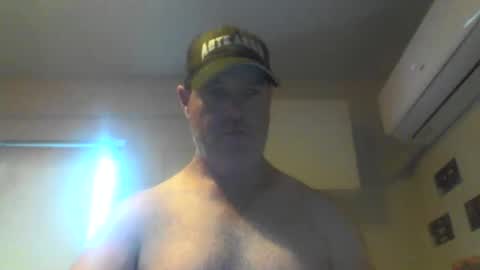 Snapshot of kiwiguy19773 chatting on February 5, 6:13 am kiwiguy19773 online show from February 5, 6:13 am