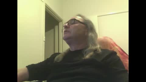 Snapshot of knobout chatting on October 21, 10:40 am knobout online show from October 21, 10:40 am