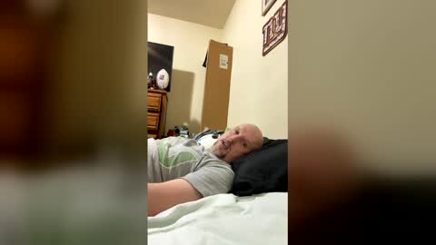 knotdaddy1983 online show from May 4, 9:22 am