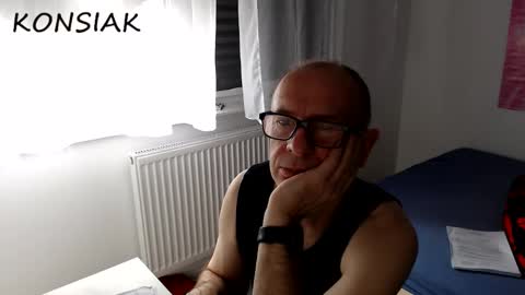 Komsiak online show from October 12, 8:08 am