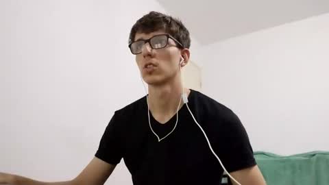 Facu online show from March 8, 12:06 pm