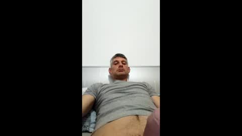 kristijan971161 online show from April 9, 10:38 pm