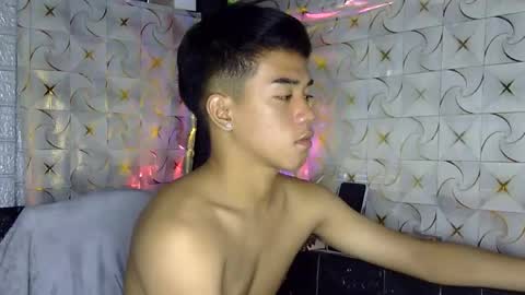 kritthanarkorn online show from March 8, 2:04 am