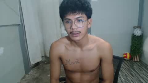 kyle_lourence online show from May 19, 12:55 pm