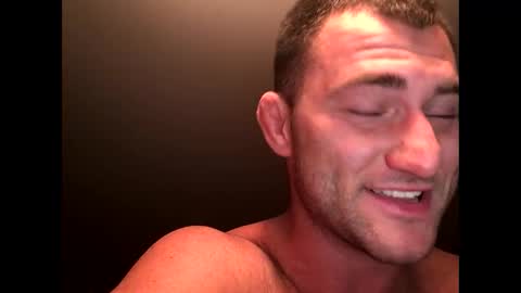 Snapshot of kylegotittt chatting on December 21, 4:41 am Hotbody545 online show from December 21, 4:41 am