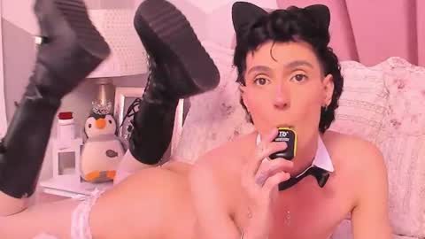 Kylie jl online show from June 25, 5:23 am