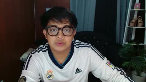 kyll_collins online show from November 8, 7:06 pm