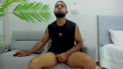 Kylliam Levis online show from February 17, 10:03 pm