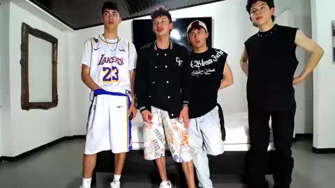 lakersplayers online show from October 3, 7:19 pm