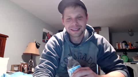 Snapshot of lancehardin chatting on March 12, 11:44 pm Lance online show from March 12, 11:44 pm