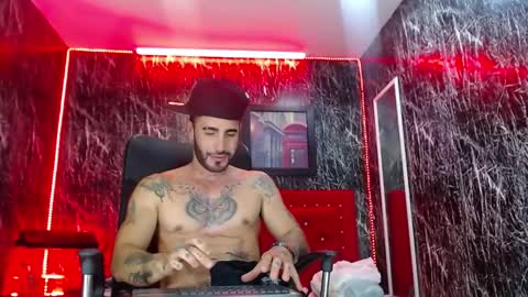 Lancelot Benwick online show from February 27, 9:47 pm