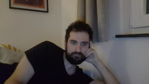 laraaan online show from May 4, 6:53 pm