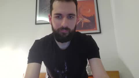 laraaan online show from March 6, 8:06 pm