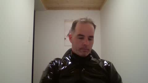 Latex98 online show from March 26, 11:31 pm