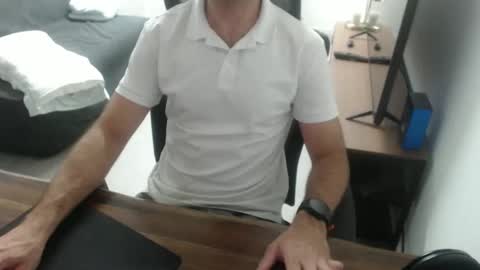 latexdave84 online show from February 10, 11:26 am