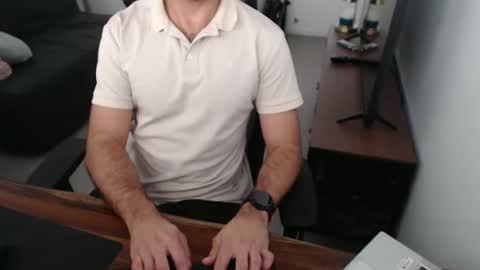 latexdave84 online show from November 11, 7:24 am