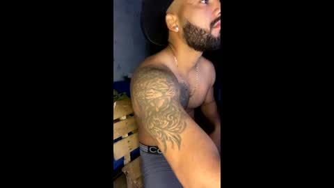 latin00000 online show from May 30, 5:18 am