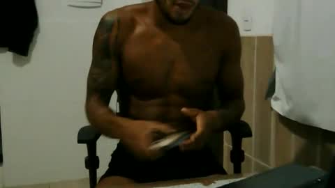 latinmarian online show from March 27, 7:23 am