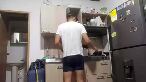 latinmartin254 online show from November 6, 11:52 pm