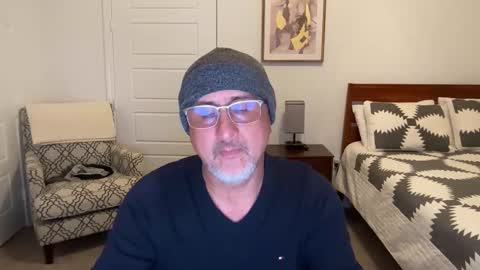 Snapshot of latinnous chatting on October 21, 3:31 am QS - INDEPENDENT MODEL online show from October 21, 3:31 am