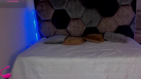 LEANDRO online show from February 17, 8:02 am