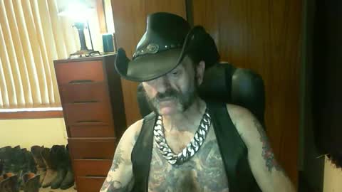 leathergreaser online show from March 18, 11:08 pm