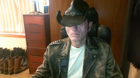 leathergreaser online show from July 9, 6:06 am