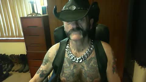 Snapshot of leathergreaser chatting on October 26, 8:00 pm leathergreaser online show from October 26, 8:00 pm