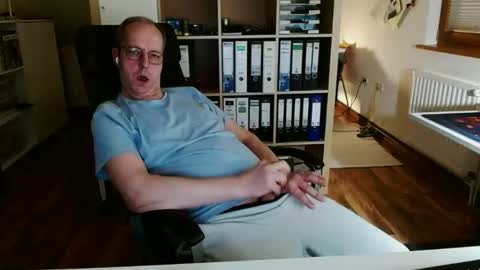 Dave online show from April 22, 9:30 pm