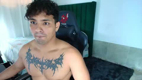  Lei  online show from April 18, 10:20 pm