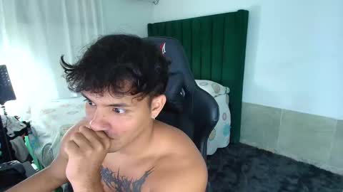  Lei  online show from March 26, 10:58 pm