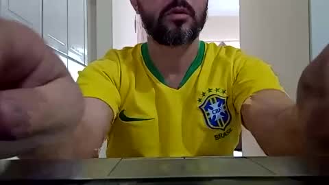 Pequeno Urso online show from January 5, 5:20 pm