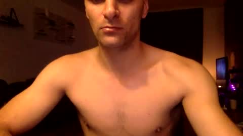 Snapshot of lendariokiss chatting on October 4, 12:27 am Armando online show from October 4, 12:27 am