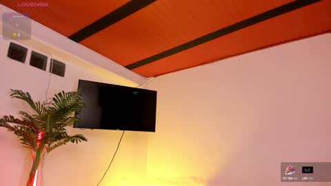 Lenner INDEPENDENT MODEL online show from November 2, 12:48 am