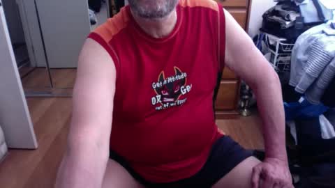 Snapshot of lennyfife chatting on October 21, 2:25 am Pussylicker online show from October 21, 2:25 am