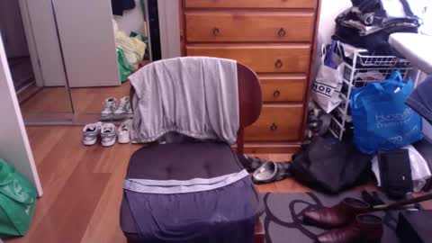 Snapshot of lennyfife chatting on October 10, 1:54 am Pussylicker online show from October 10, 1:54 am