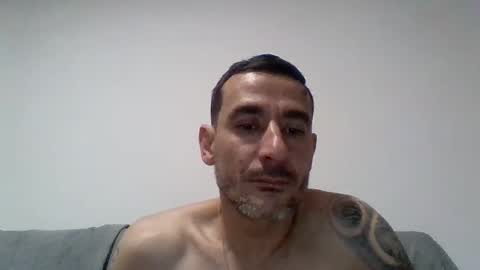 leo198631 online show from January 17, 1:08 am