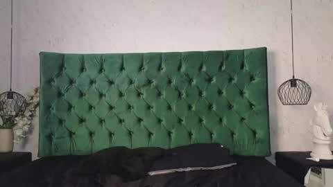 Snapshot of leo_delvey chatting on September 18, 8:05 am leo online show from September 18, 8:05 am