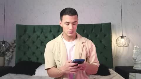 Snapshot of leo_delvey chatting on October 12, 6:02 pm leo online show from October 12, 6:02 pm