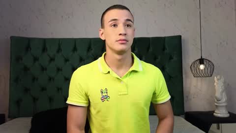 Snapshot of leo_delvey chatting on January 20, 2:22 am leo online show from January 20, 2:22 am