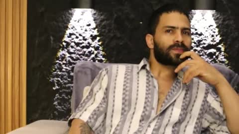 Leo  Diaz online show from December 19, 2:52 am